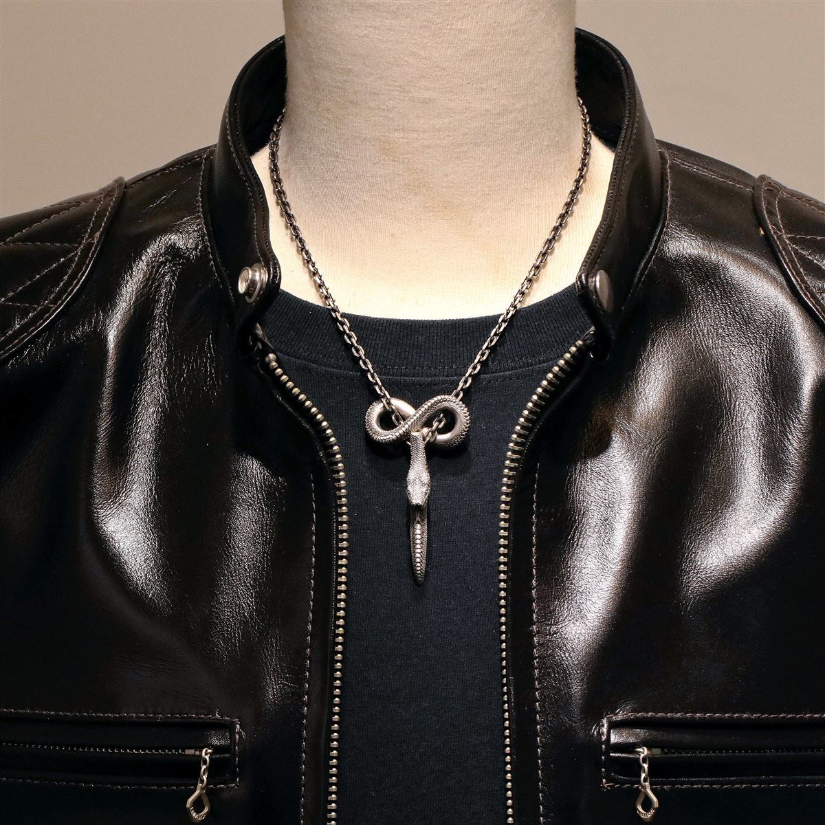 2021 New Domineering Hand-Carved Snake Scale Pendant Necklace Men and Women Couple Hip Hop Rock Party Jewelry Gift