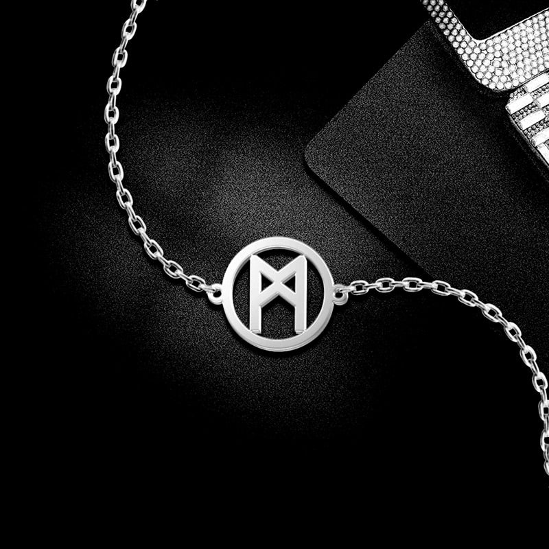 Vintage Norse Rune Charm Necklaces for Women Men Stainless Steel Viking Jewelry Ancient Patron Saint Amulet Valentine's Day Manaaz